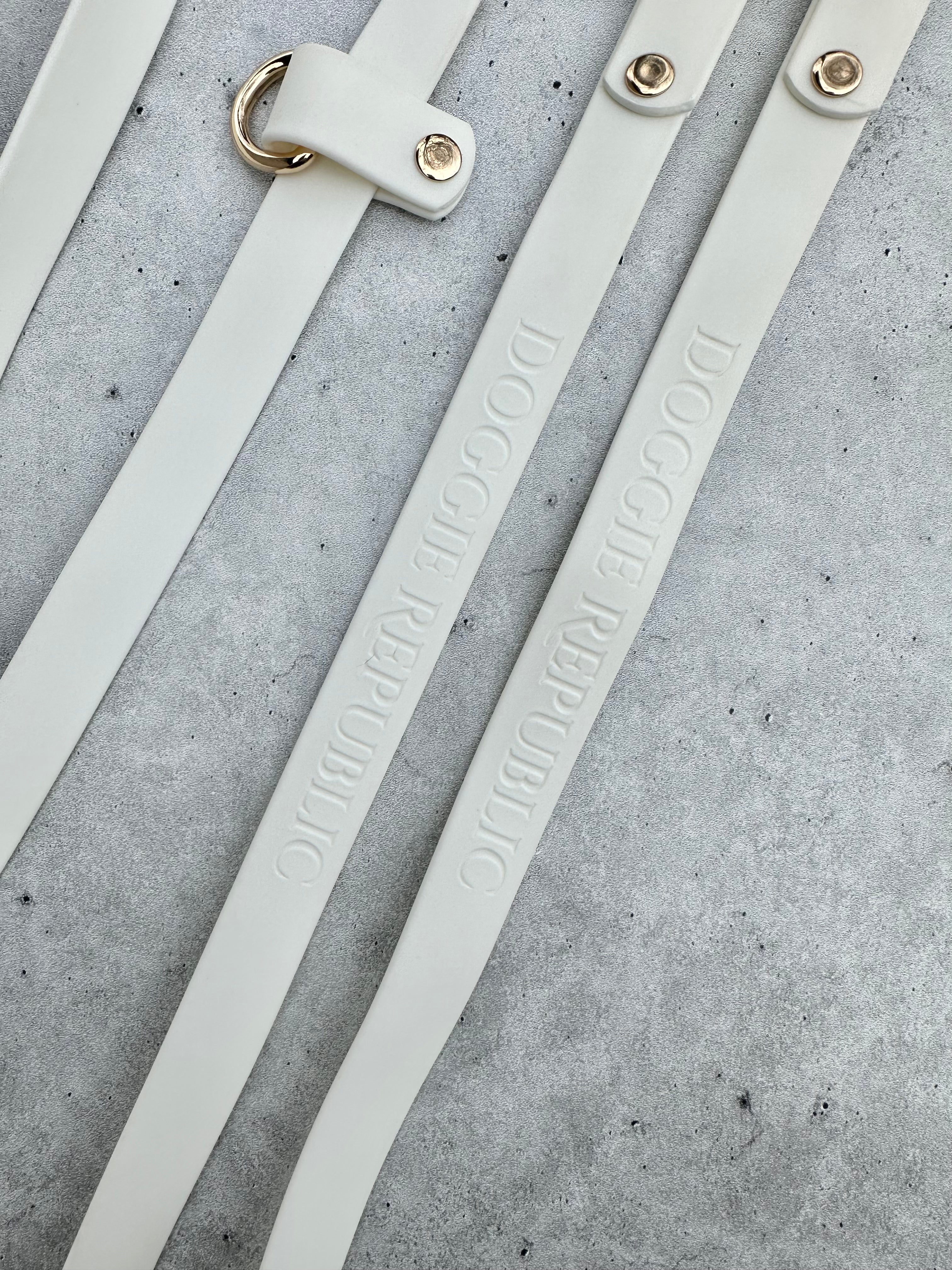 Hands-Free All-Weather Leash - Vanilla