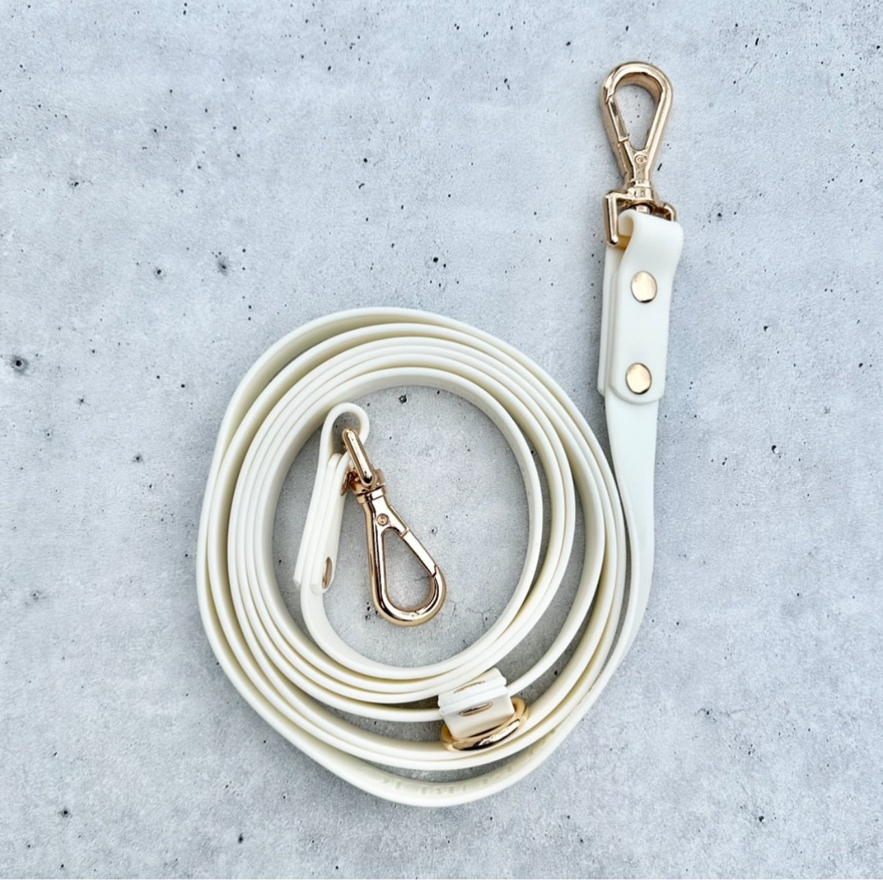 Hands-Free All-Weather Leash - Vanilla